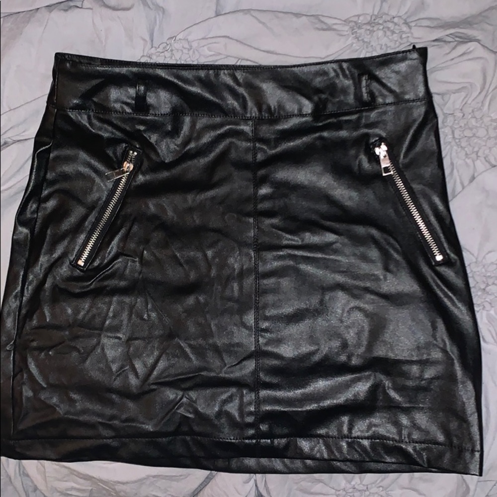 Skirt worn once